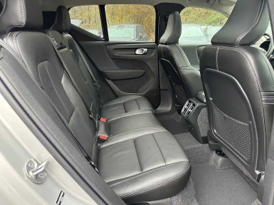 2025 Volvo XC40 Plus Bright Theme