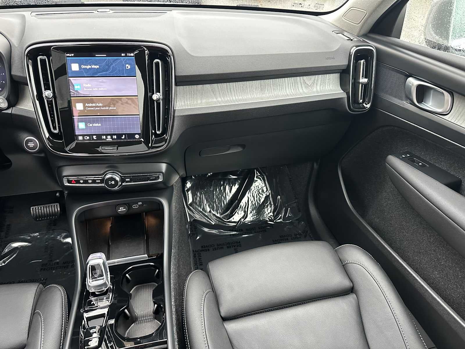 2025 Volvo XC40 Plus Bright Theme