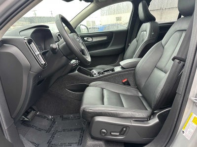 2025 Volvo XC40 Plus Bright Theme