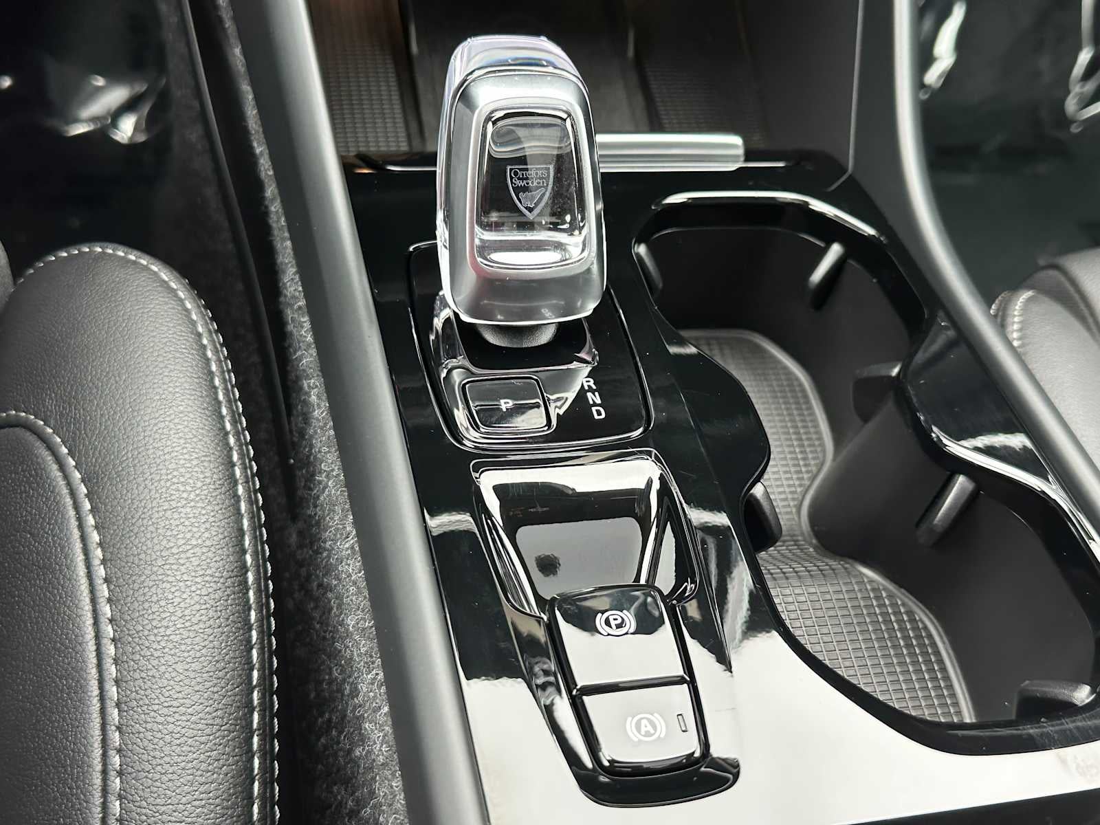 2025 Volvo XC40 Plus Bright Theme