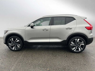 2025 Volvo XC40 Plus Bright Theme