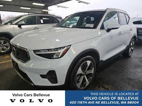 2025 Volvo XC40 Plus Bright Theme
