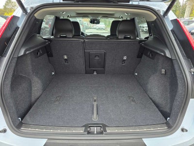 2025 Volvo XC40 Plus Bright Theme