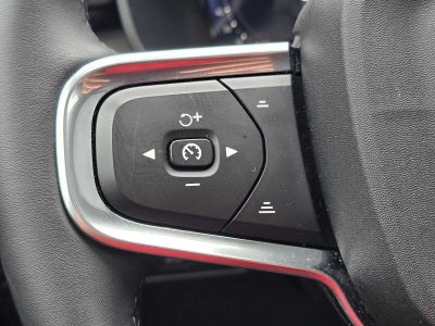2025 Volvo XC40 Plus Bright Theme