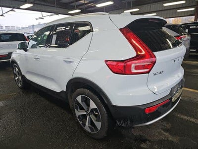 2025 Volvo XC40 Plus Bright Theme