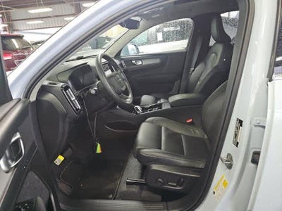 2025 Volvo XC40 Plus Bright Theme