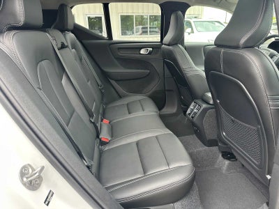 2025 Volvo XC40 Core Bright Theme