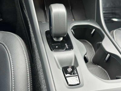 2025 Volvo XC40 Core Bright Theme