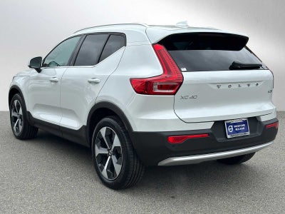 2025 Volvo XC40 Core Bright Theme