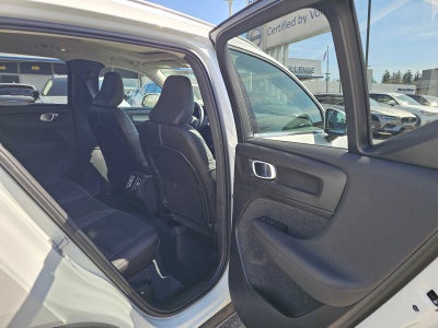 2025 Volvo XC40 Core Bright Theme