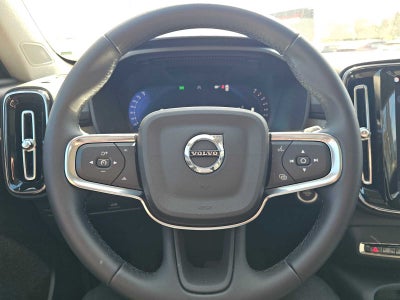2025 Volvo XC40 Core Bright Theme