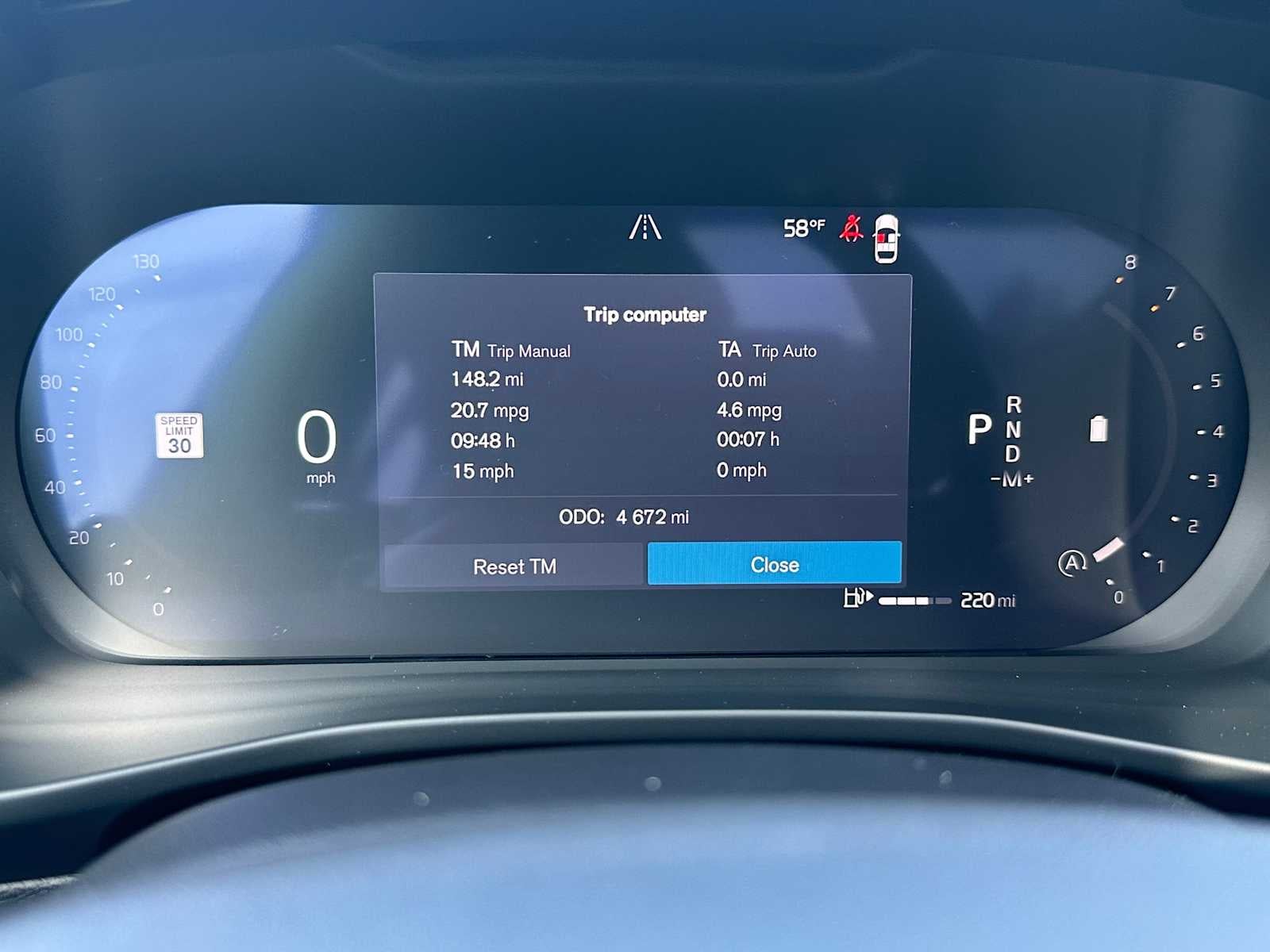 2025 Volvo XC40 Core Bright Theme