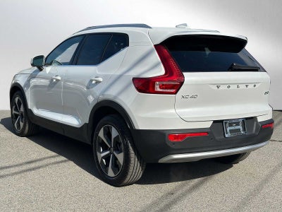 2025 Volvo XC40 Core Bright Theme