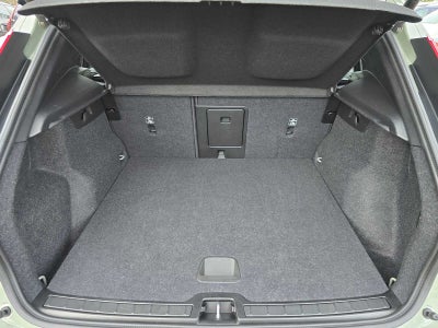 2025 Volvo XC40 Core Bright Theme