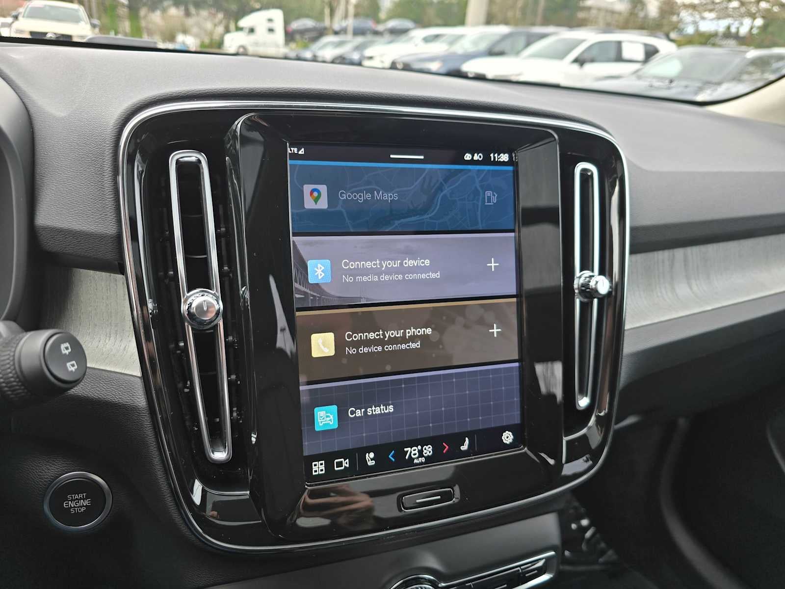 2025 Volvo XC40 Core Bright Theme