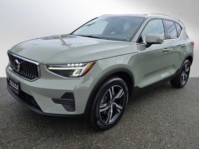 2025 Volvo XC40 Core Bright Theme