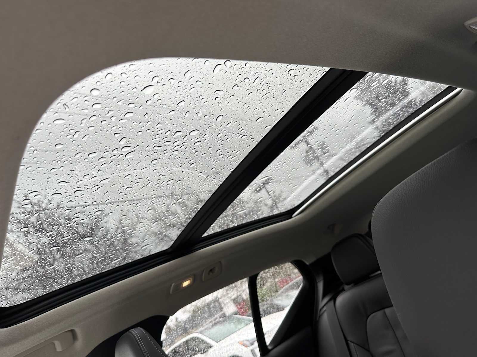 2025 Volvo XC40 Core Bright Theme