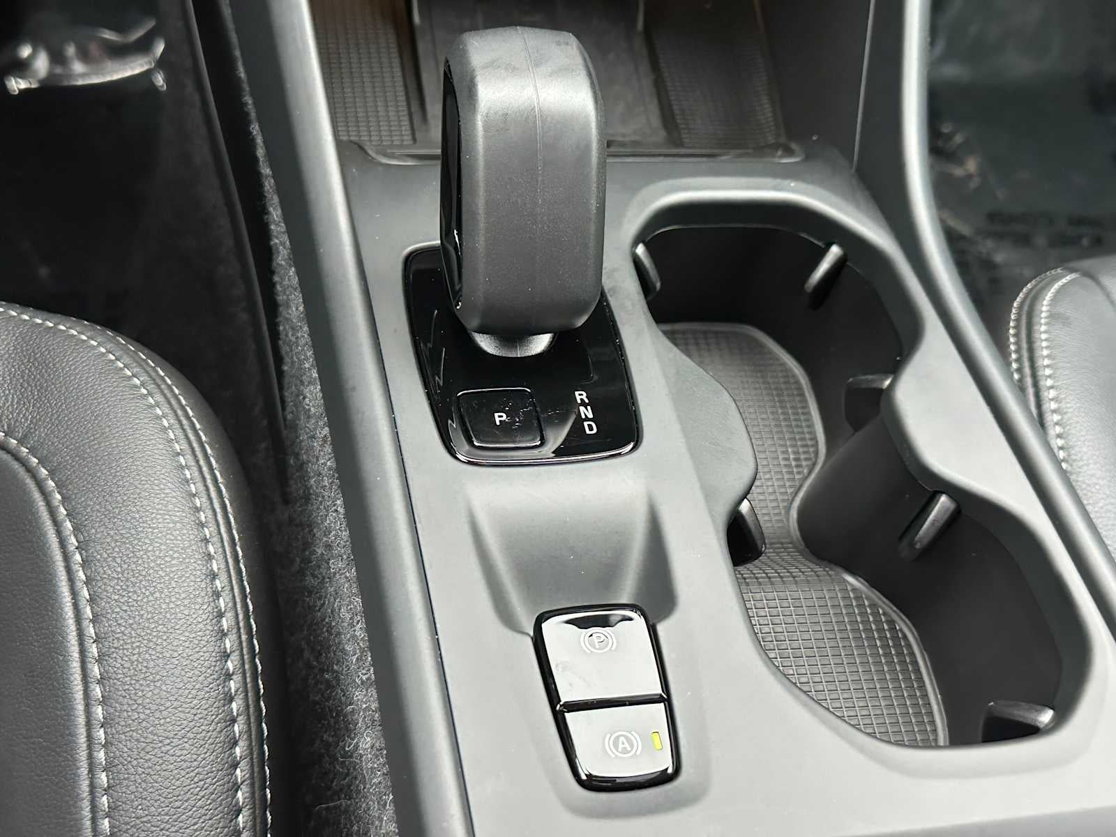 2025 Volvo XC40 Core Bright Theme