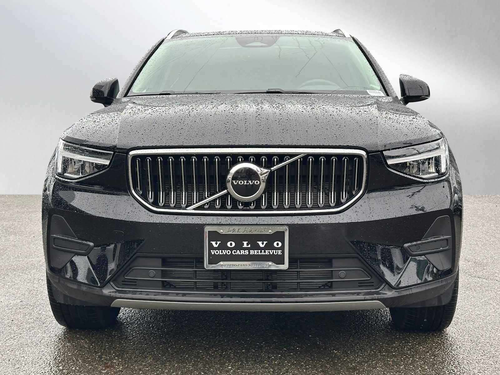 2025 Volvo XC40 Core Bright Theme