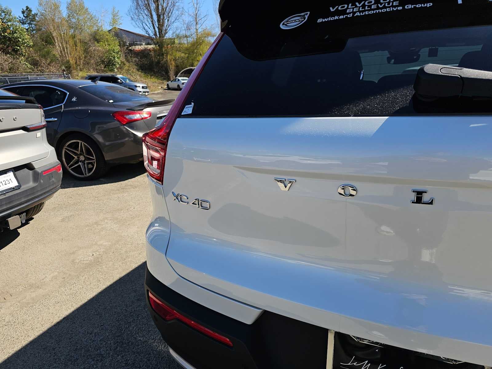 2025 Volvo XC40 Core Bright Theme