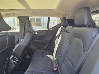 2025 Volvo XC40 Core Bright Theme