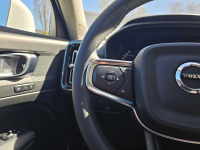 2025 Volvo XC40 Core Bright Theme