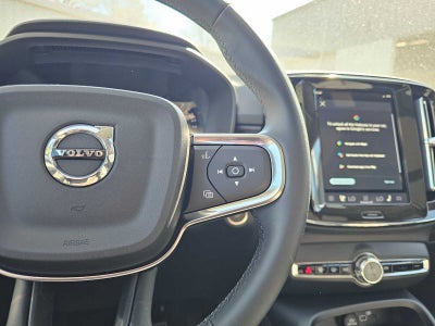 2025 Volvo XC40 Core Bright Theme