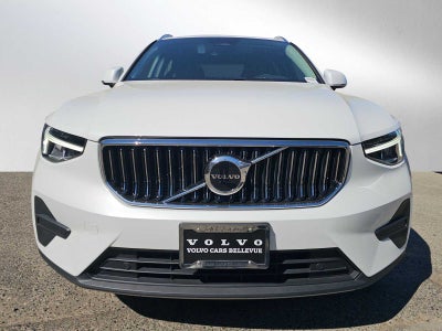 2025 Volvo XC40 Core Bright Theme