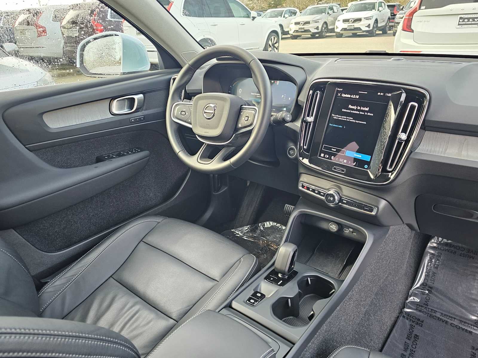 2025 Volvo XC40 Core Bright Theme