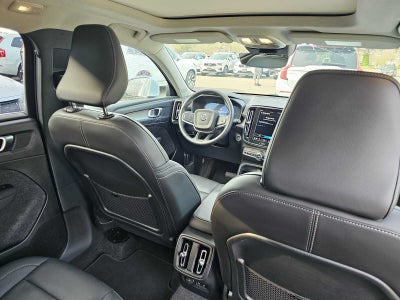 2025 Volvo XC40 Core Bright Theme