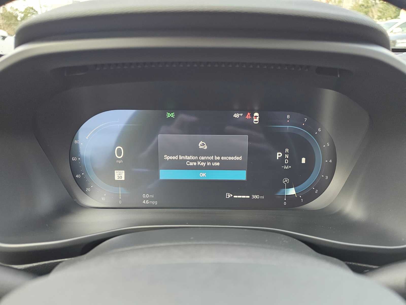 2025 Volvo XC40 Core Bright Theme