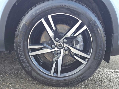 2025 Volvo XC40 Core Bright Theme