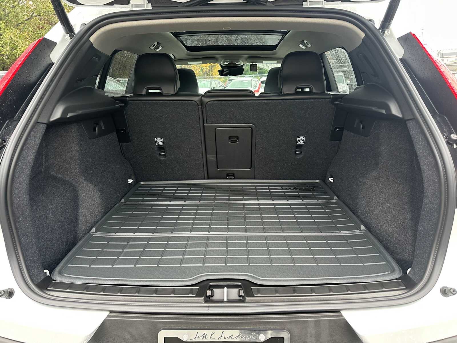 2025 Volvo XC40 Core Bright Theme