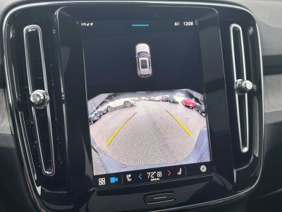 2025 Volvo XC40 Core Bright Theme