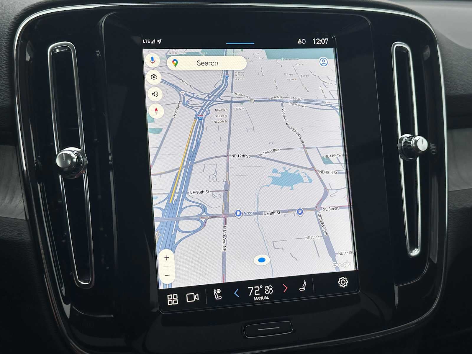 2025 Volvo XC40 Core Bright Theme