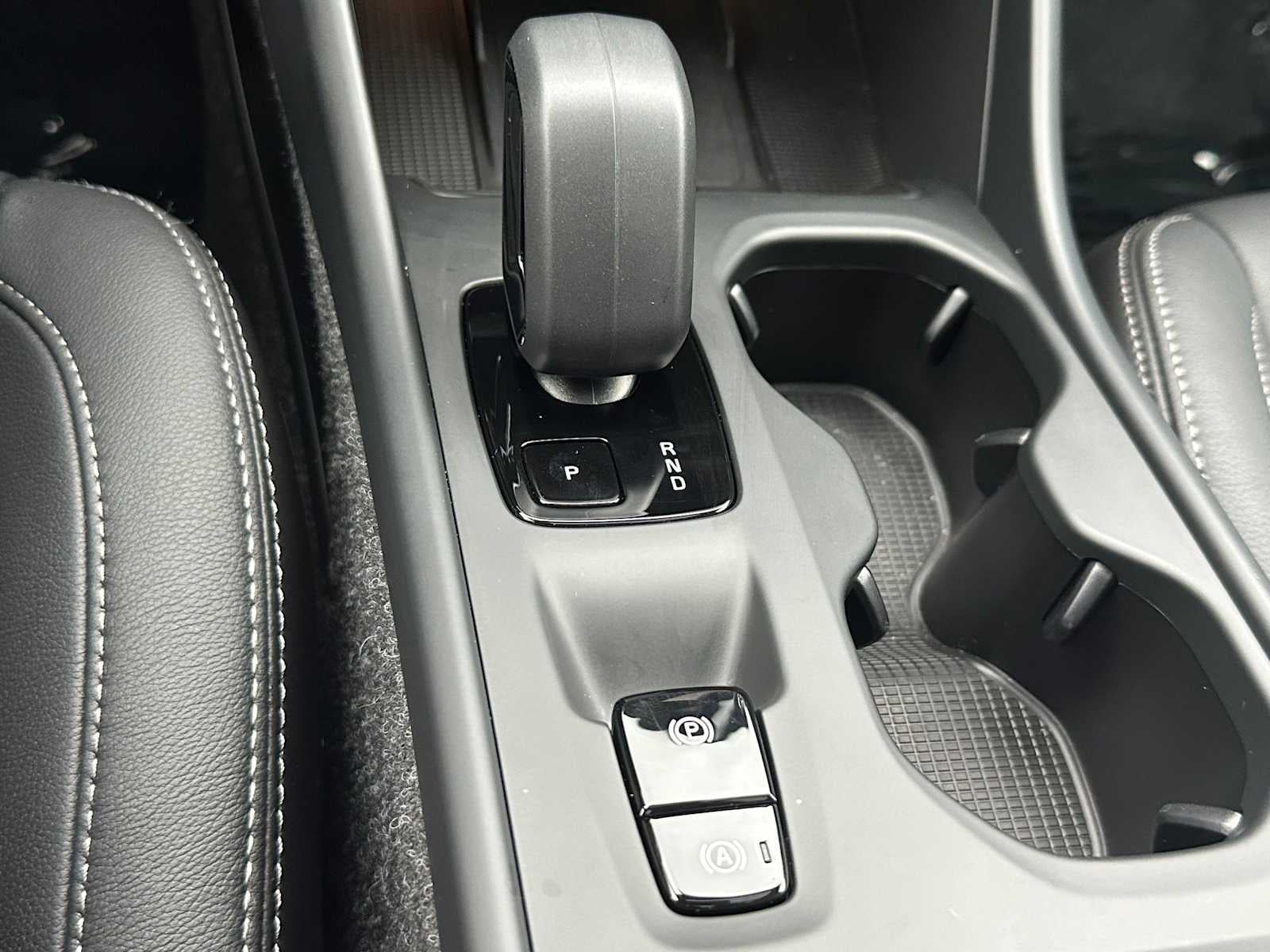 2025 Volvo XC40 Core Bright Theme