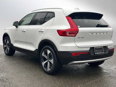 2025 Volvo XC40 Core Bright Theme