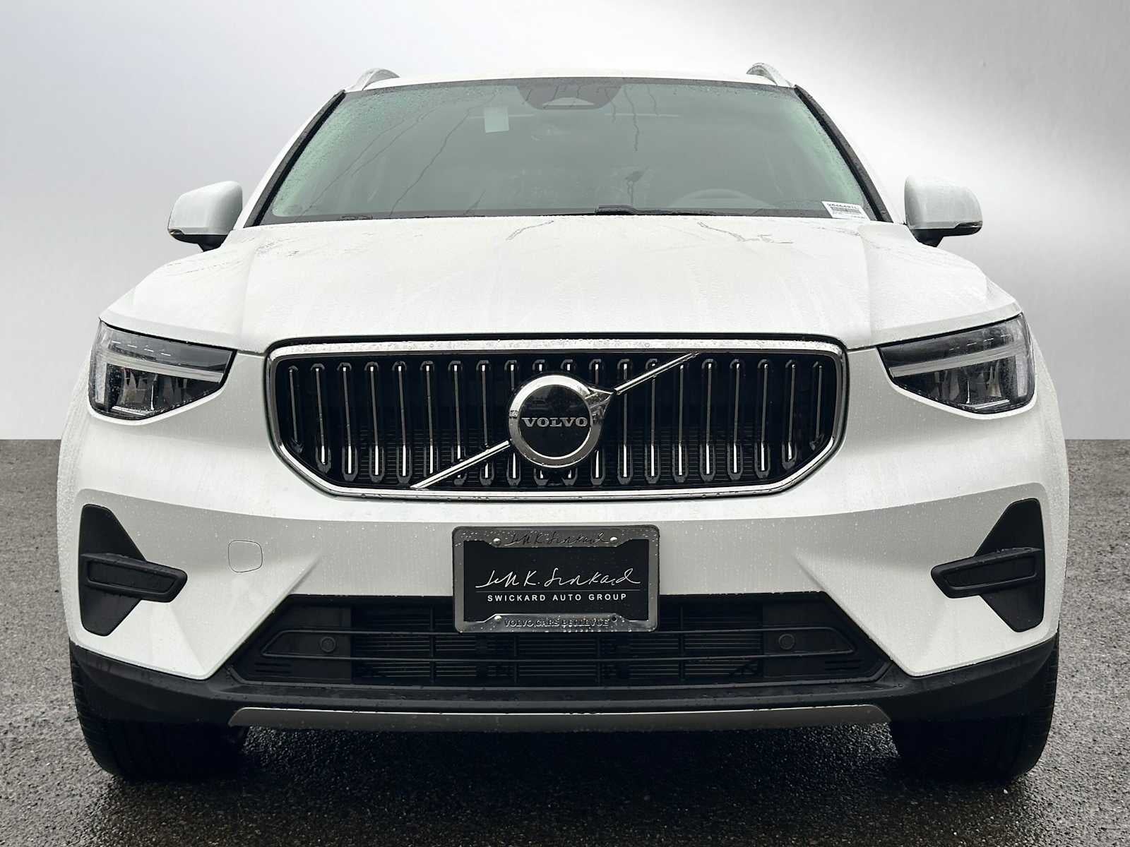 2025 Volvo XC40 Core Bright Theme