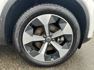 2025 Volvo XC40 Core Bright Theme