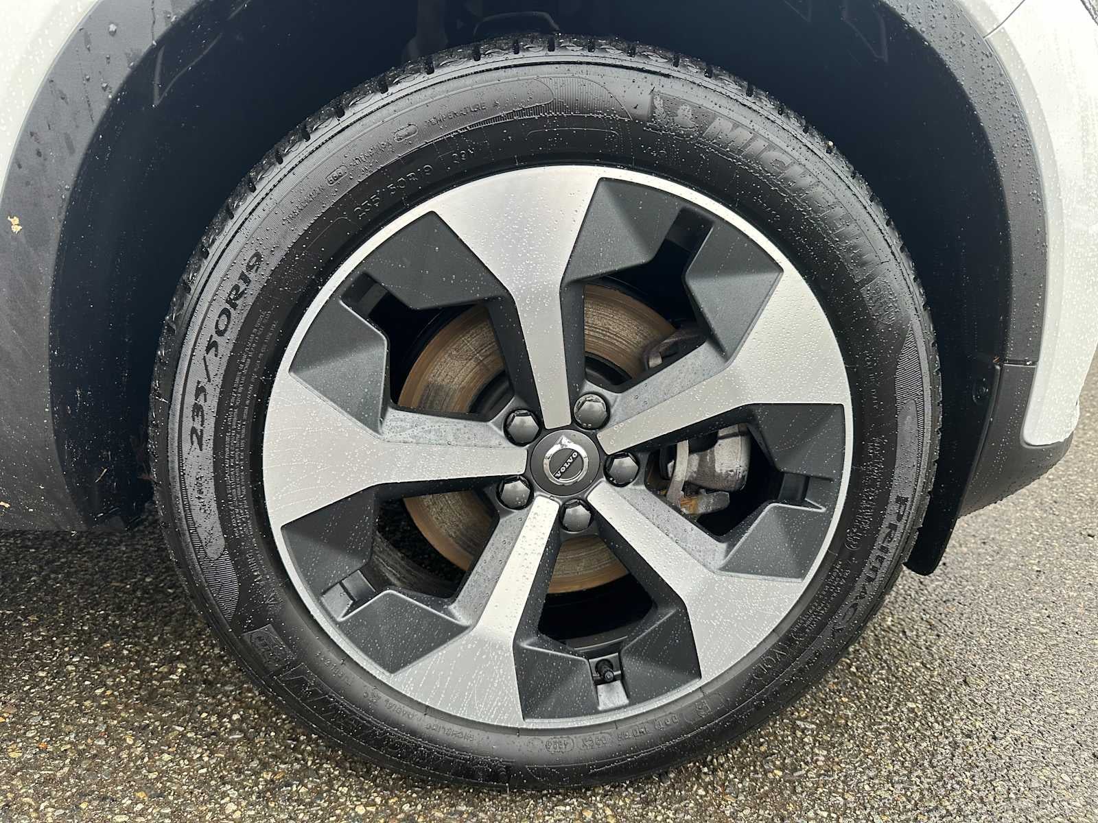 2025 Volvo XC40 Core Bright Theme