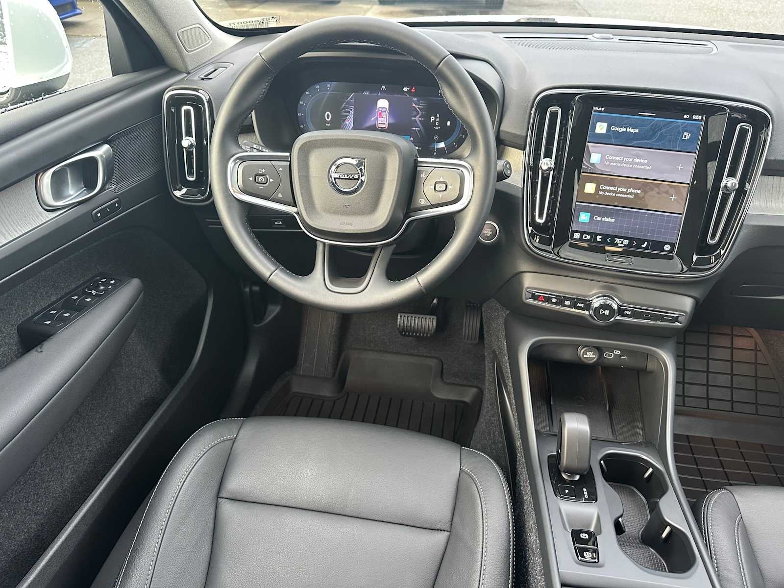 2025 Volvo XC40 Core Bright Theme