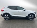2025 Volvo XC40 Core Bright Theme