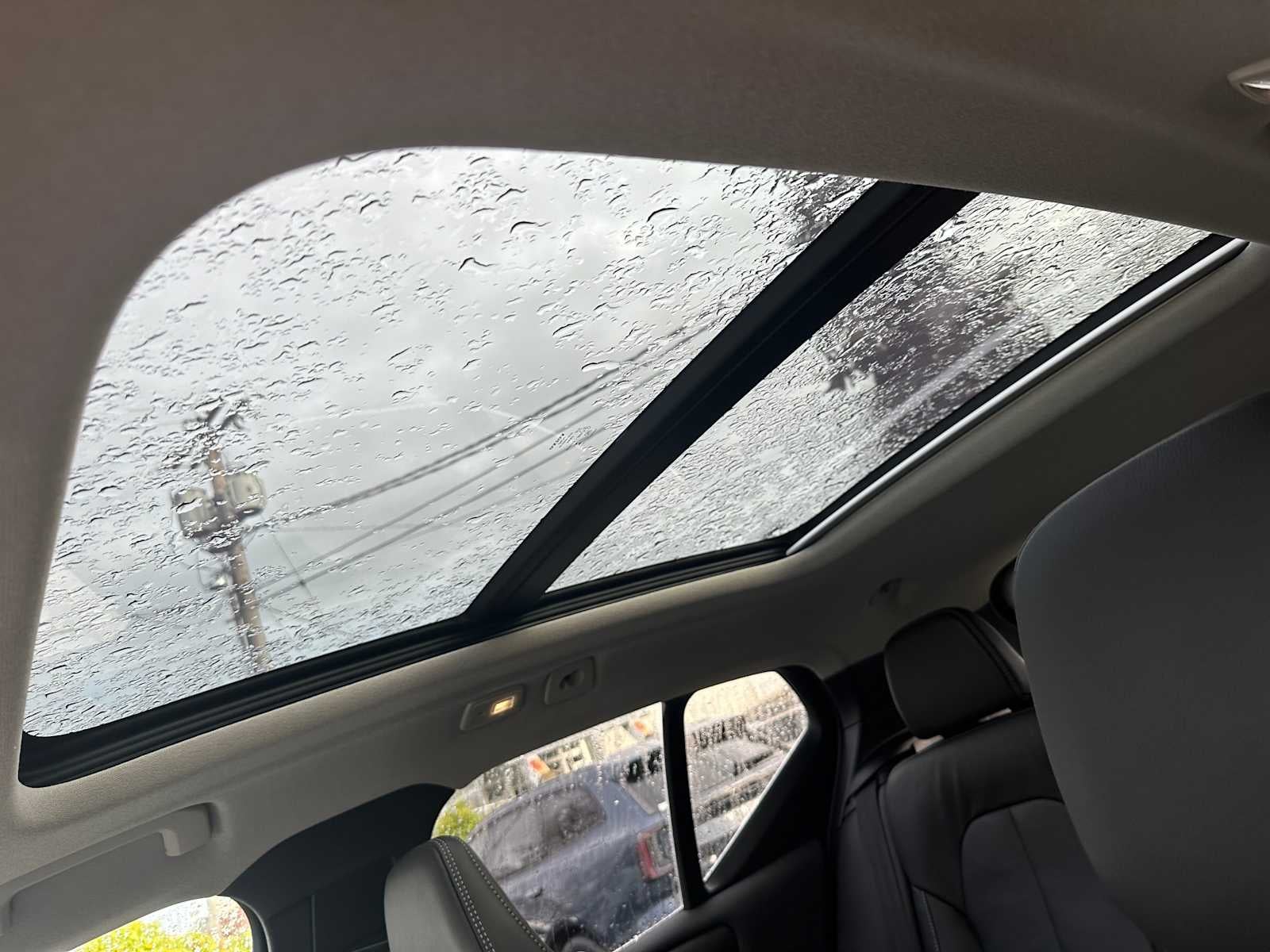 2025 Volvo XC40 Core Bright Theme