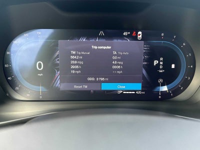 2025 Volvo XC40 Core Bright Theme