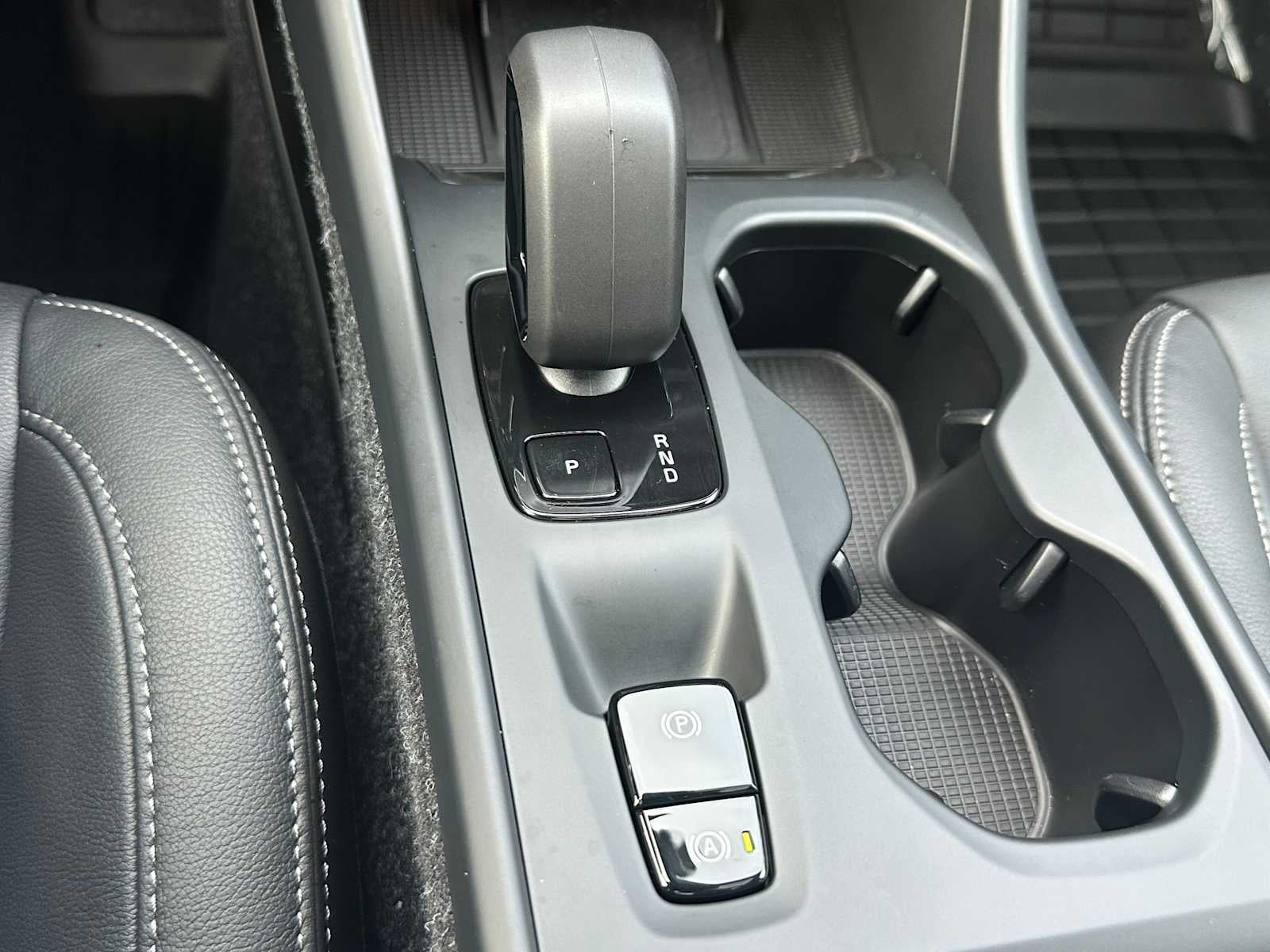 2025 Volvo XC40 Core Bright Theme