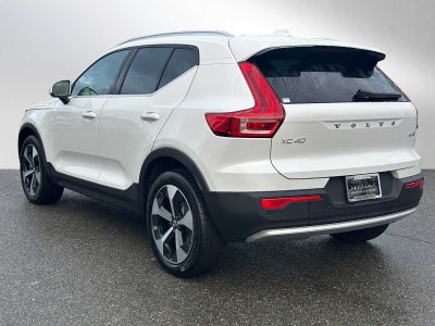 2025 Volvo XC40 Core Bright Theme