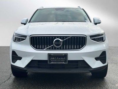 2025 Volvo XC40 Core Bright Theme