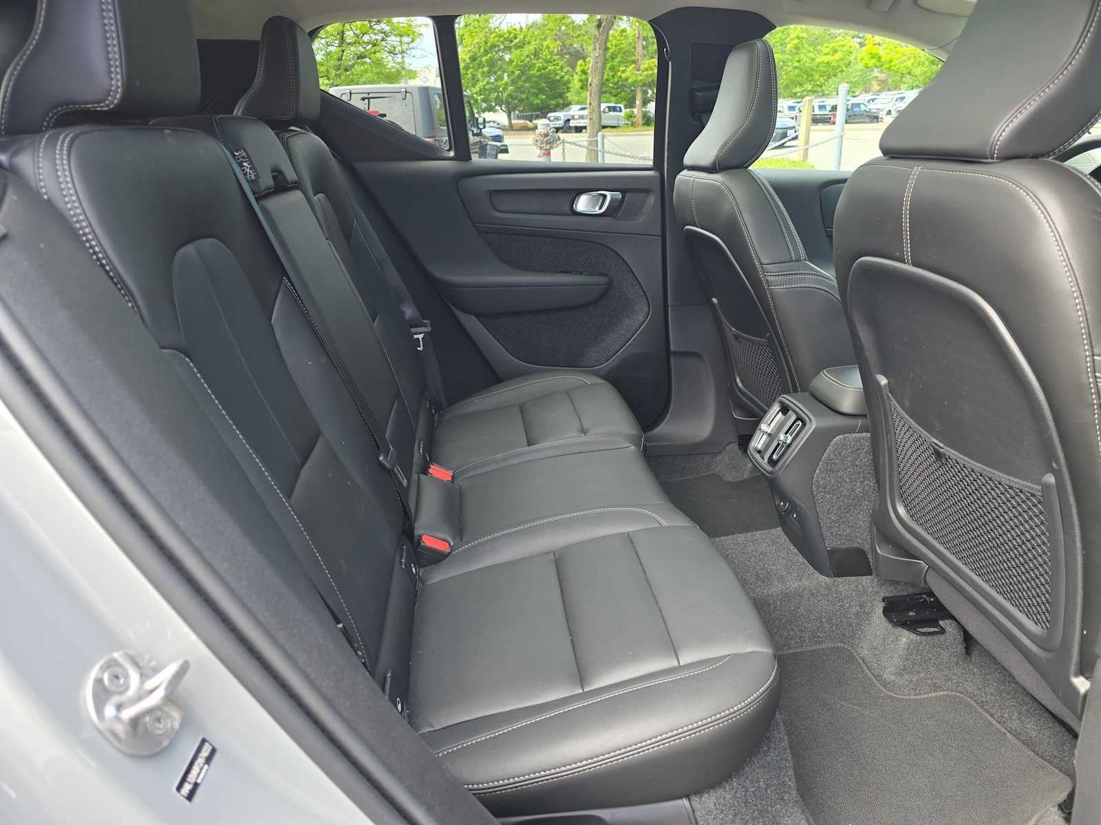2026 Volvo XC40 Core