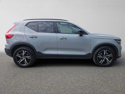 2026 Volvo XC40 Core
