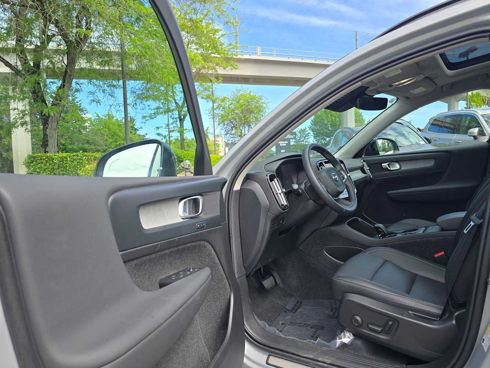 2026 Volvo XC40 Core